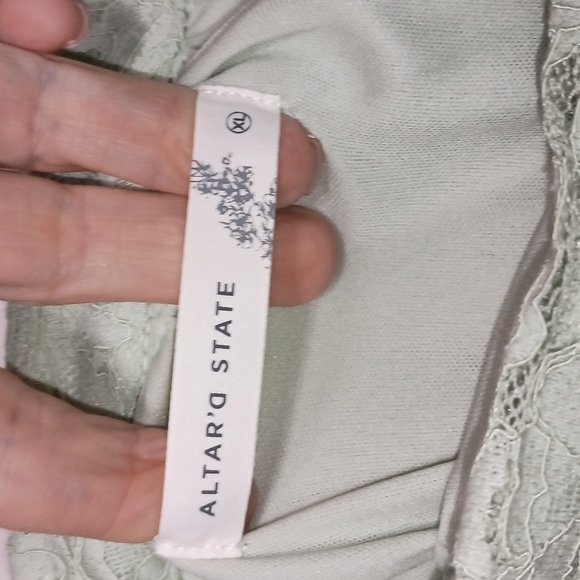 Lace Tiered Midi Skirt in Light Mint - Picture 4 of 6